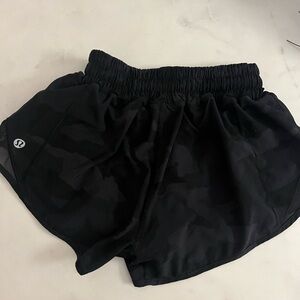 Lululemon Hotty Hot Shorts 2.5, 0